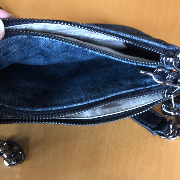 Guess? Crossbody purse - Picture 6 of 8